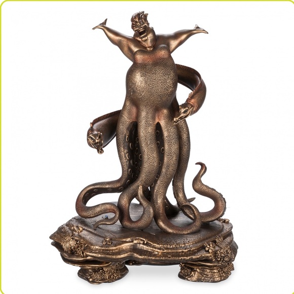 New Disney Parks The Little Mermaid Ursula light up figurine - Picture 3 of 10